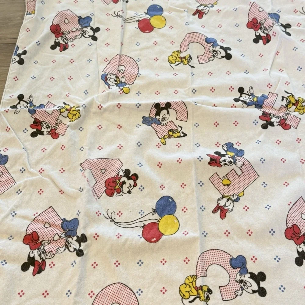 Walt Disney Mickey Minnie Donald 1984 VTG Flannel Receiving Baby Blanket 38